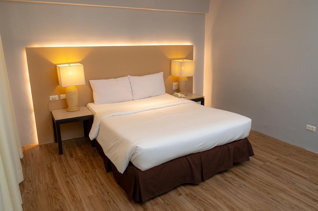 Cebu Grand Hotel Bagian luar foto