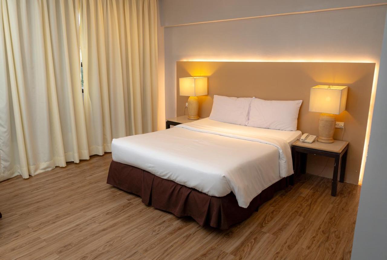 Cebu Grand Hotel Bagian luar foto