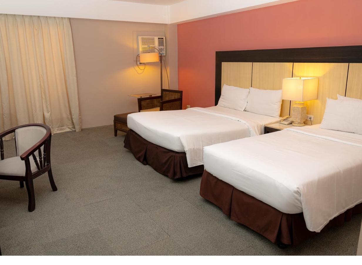 Cebu Grand Hotel Bagian luar foto