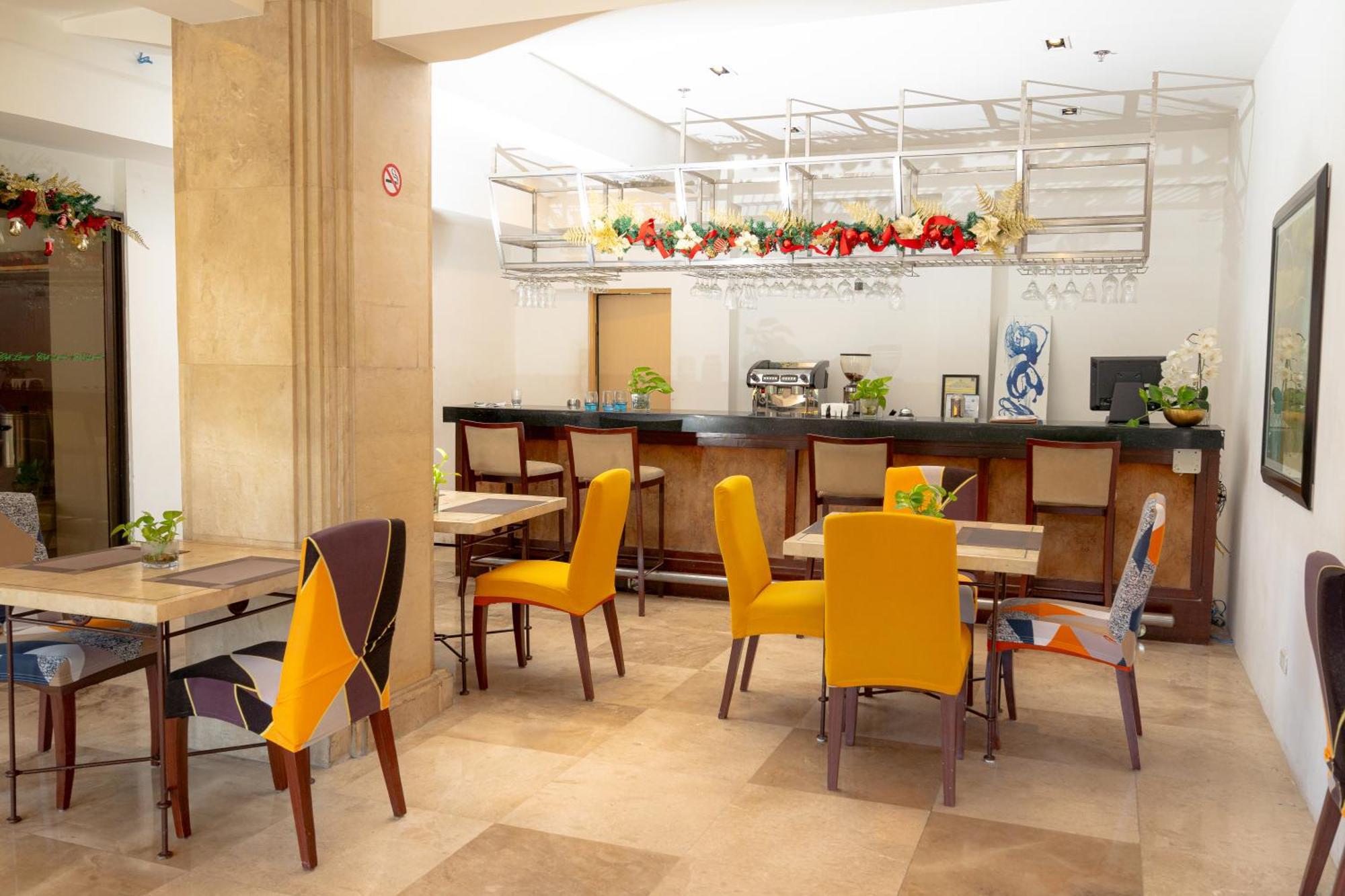 Cebu Grand Hotel Bagian luar foto