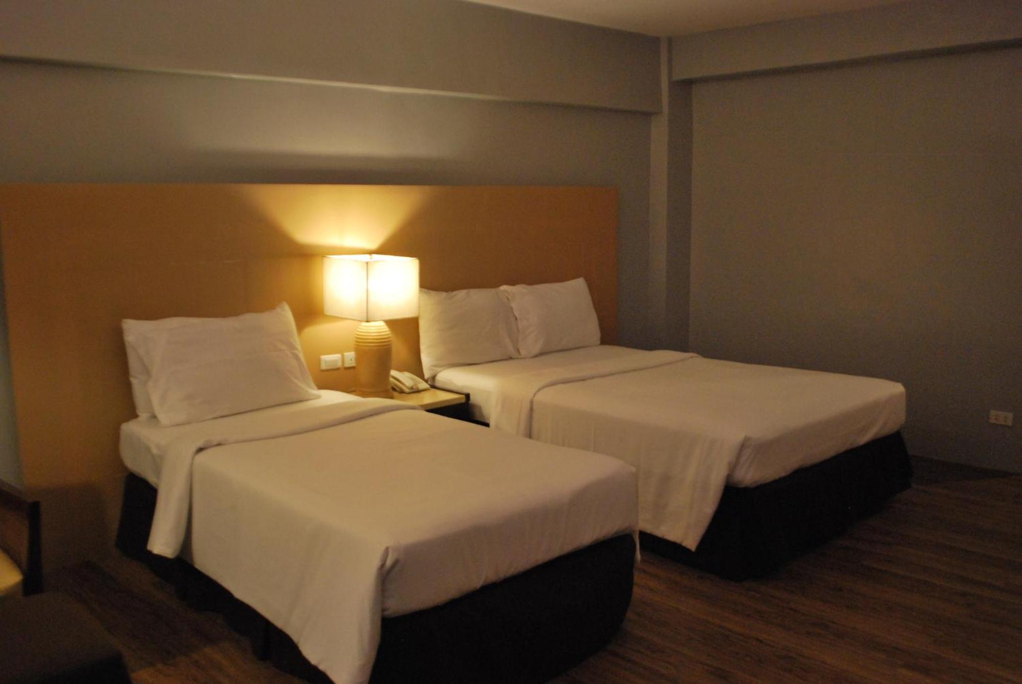 Cebu Grand Hotel Bagian luar foto