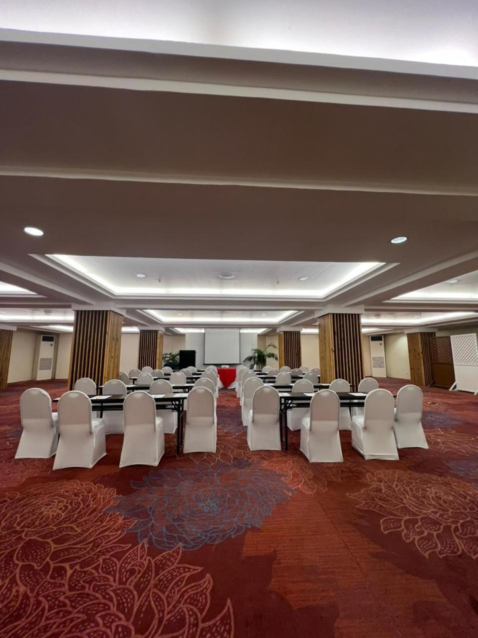 Cebu Grand Hotel Bagian luar foto