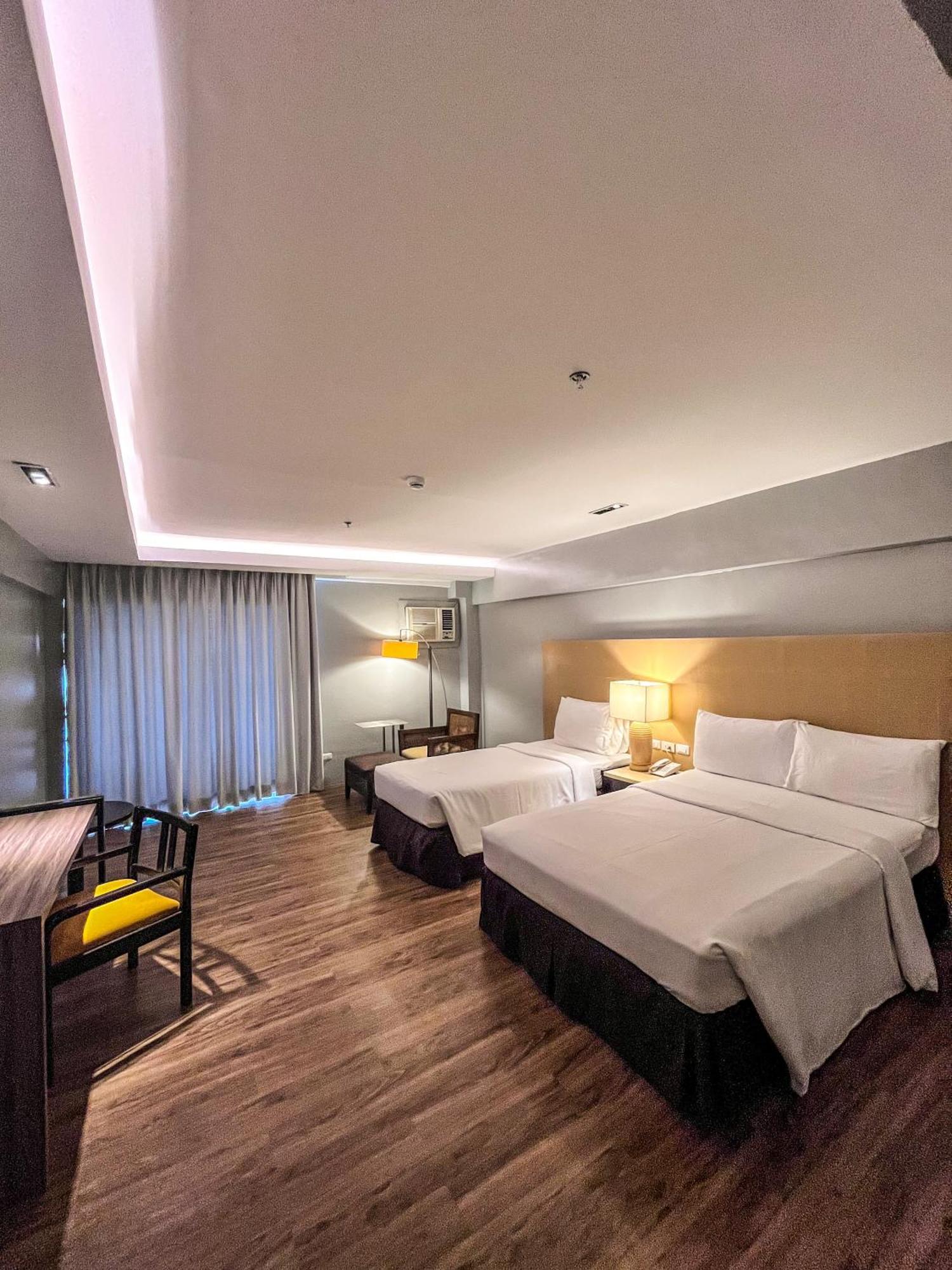 Cebu Grand Hotel Bagian luar foto