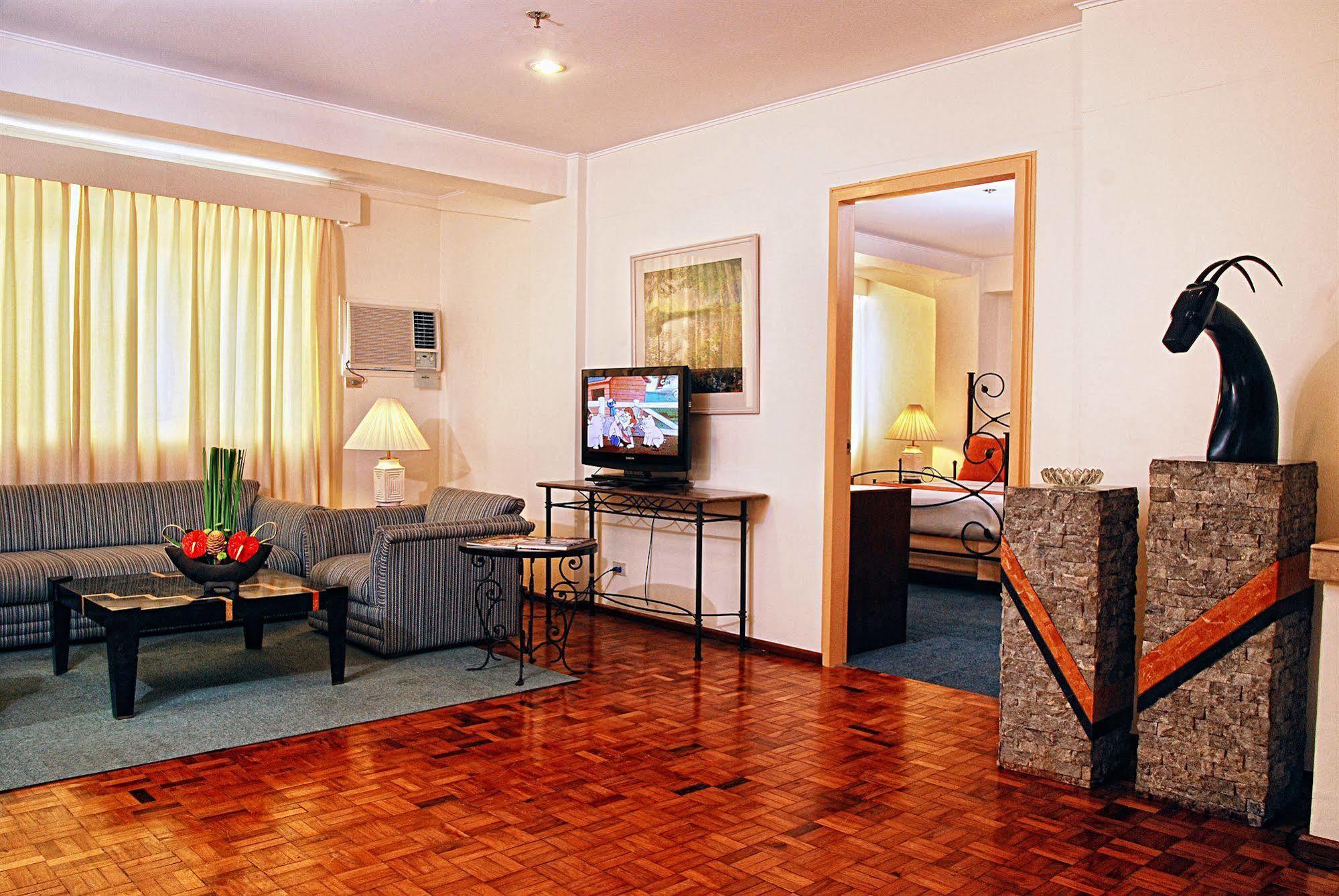 Cebu Grand Hotel Bagian luar foto