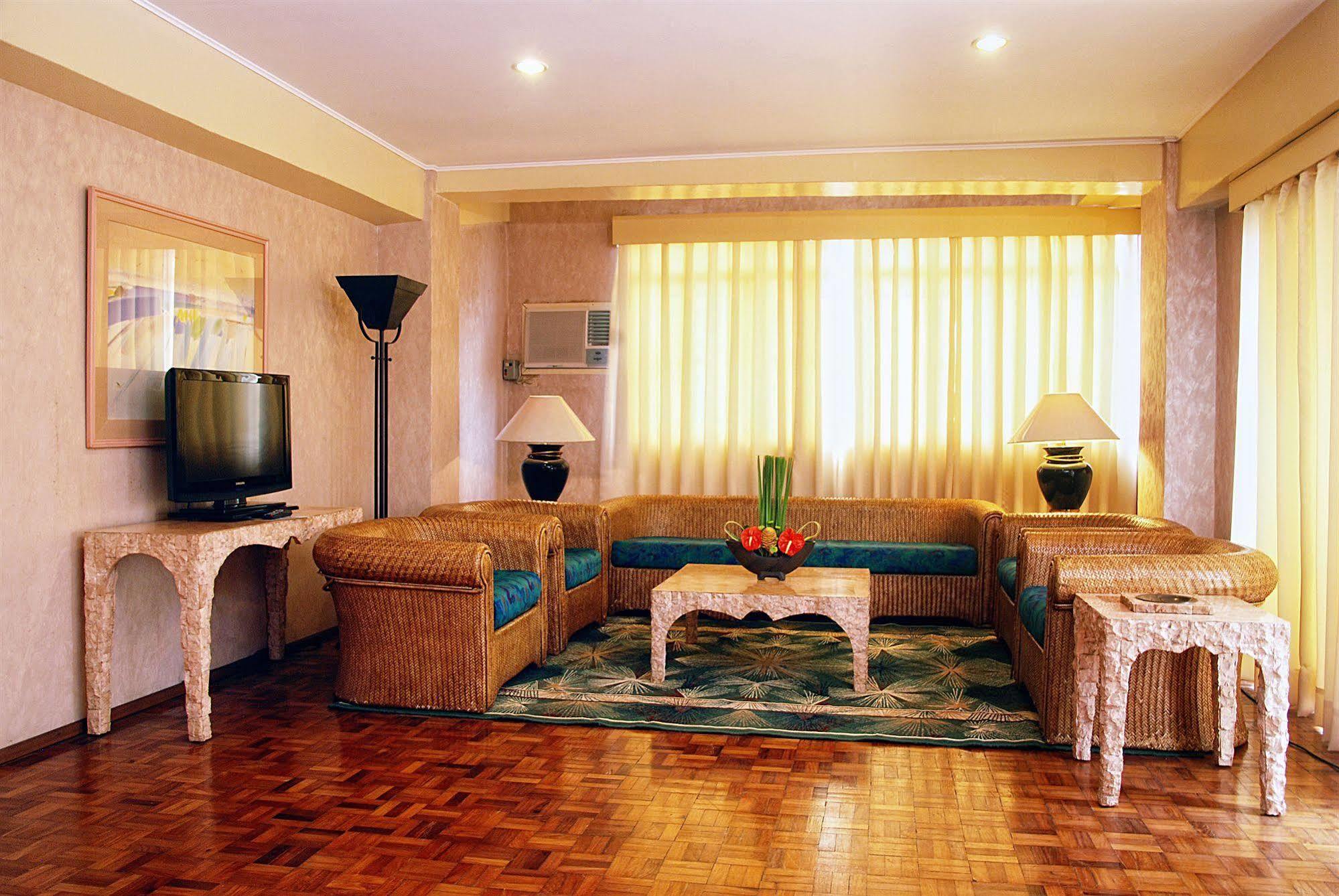 Cebu Grand Hotel Bagian luar foto