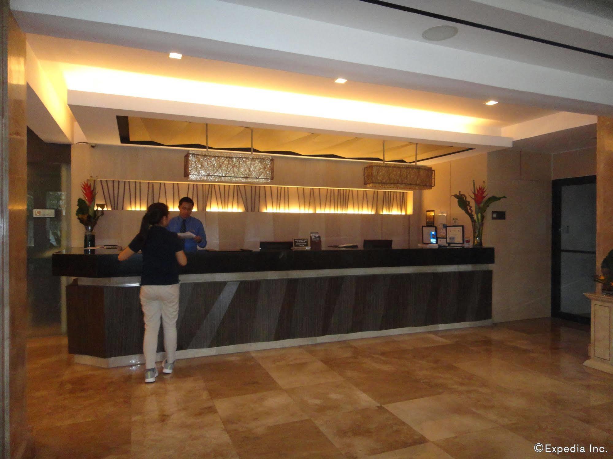 Cebu Grand Hotel Bagian luar foto